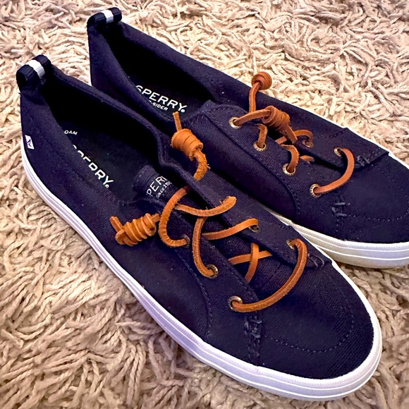 Sperry Crest Vibe Canvas Barrel Lace Sneakers in Navy - Picture 1 of 4